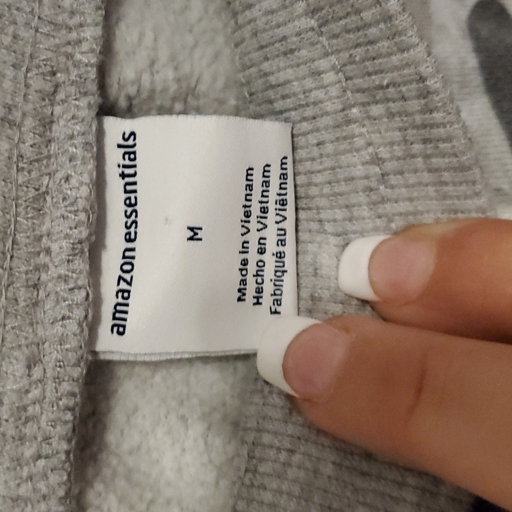Amazon basic camo joggers - Picture 2 of 4